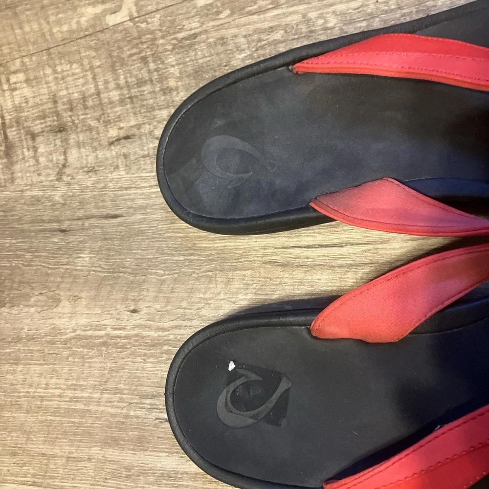 OluKai Ohana Size 11 Flip Flop Women's Black/Red Water Resistant Sandals 20110